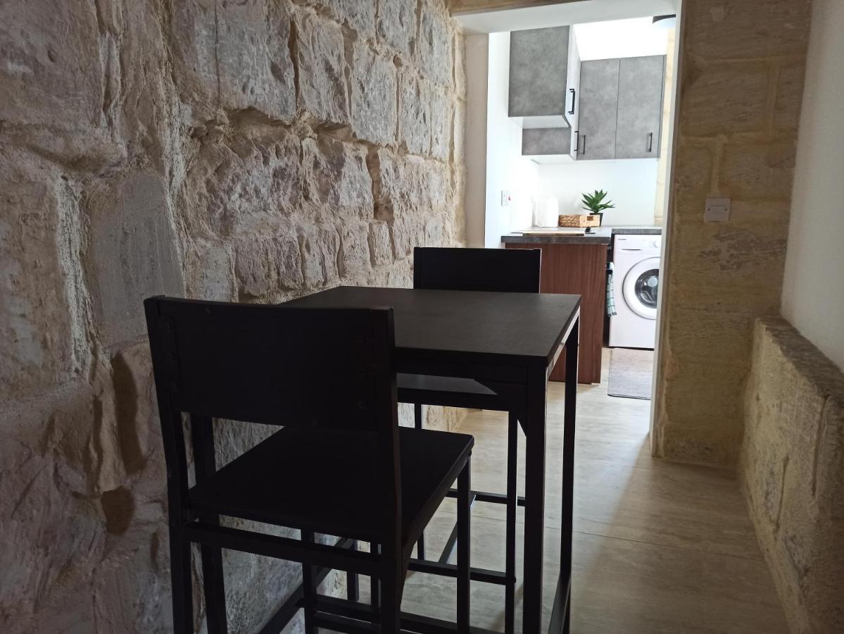 Beautiful 1-Bed Apartment In Hal Qormi Bagian luar foto